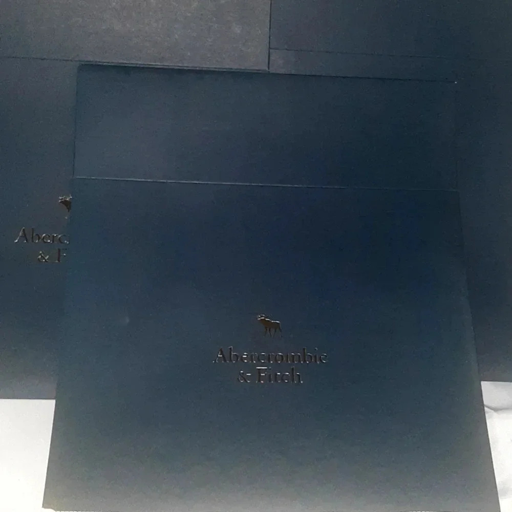 (12) Abercrombie & Fitch boxes